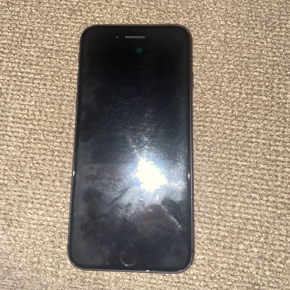 iPhone 8 unlocked